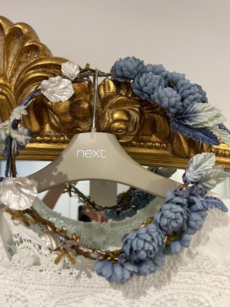 Prijimanie , saty na 10 rokov, stali 1050 eur, 134