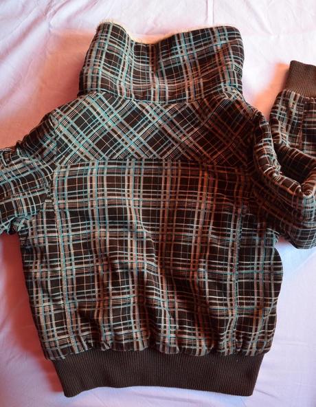 Bunda s poštou, gate,s