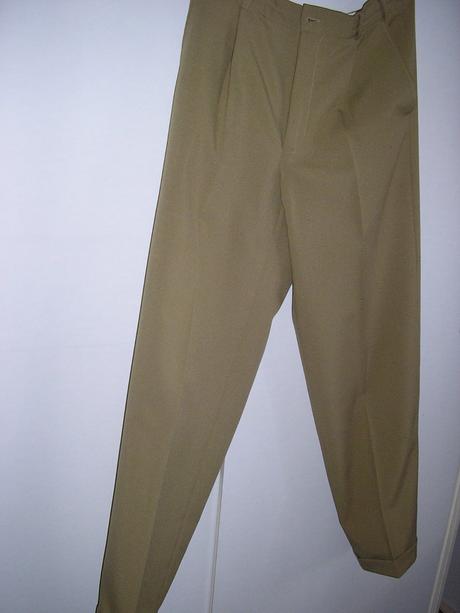 910. pánsky oblek, 48