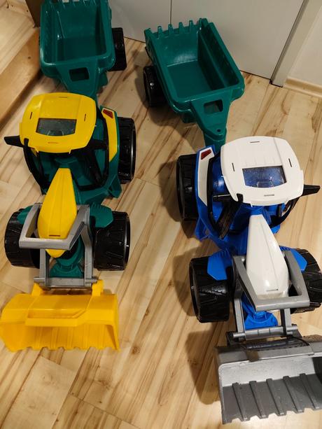 Detský traktor s vlečkou, 