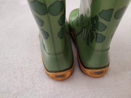 Gumené čižmy, 32