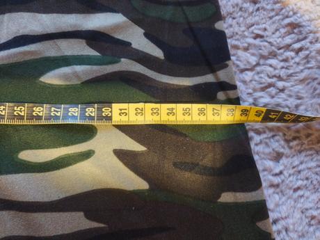 Maskáčové legíny, s