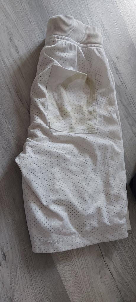 Balík kraťasov, 140–152