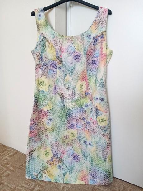 Pastelové šaty, 42