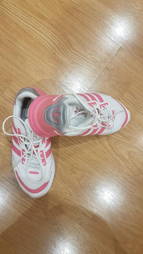 Botasky v. 40, adidas,40