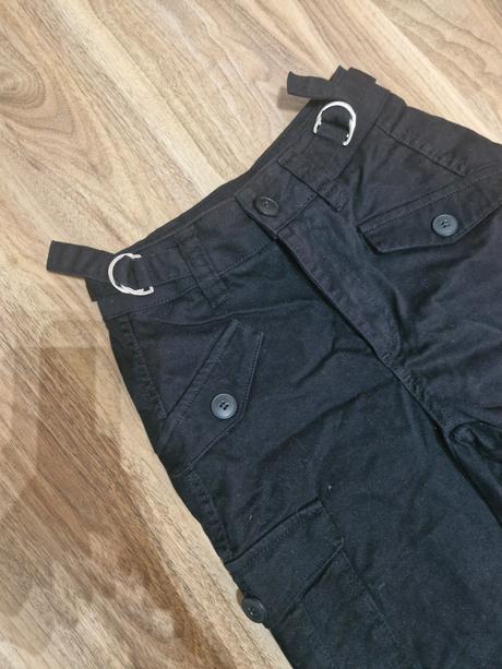 Kapsacove nohavice, bershka,36