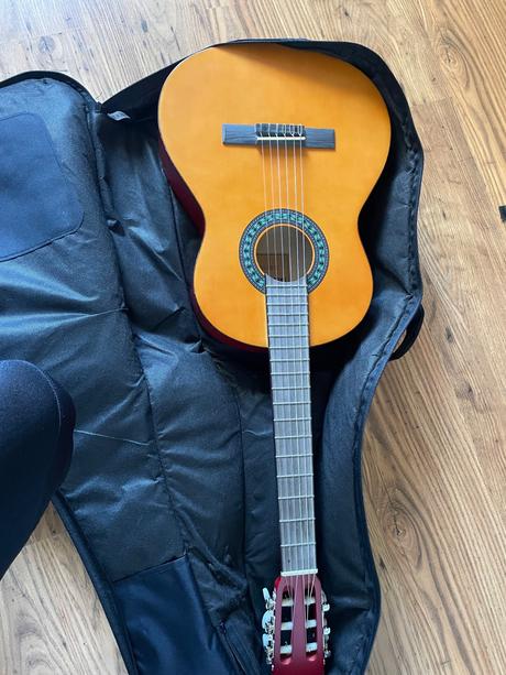 Klasická gitara stagg+ príslušentsvo, 