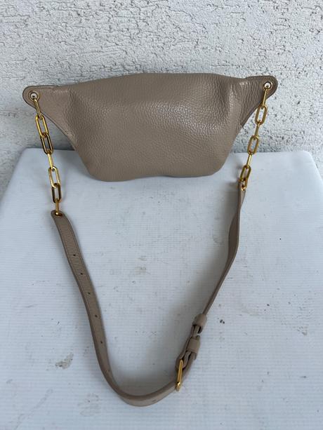 Coccinelle luxusna kozena belt bag ladvinka bezova, coccinelle