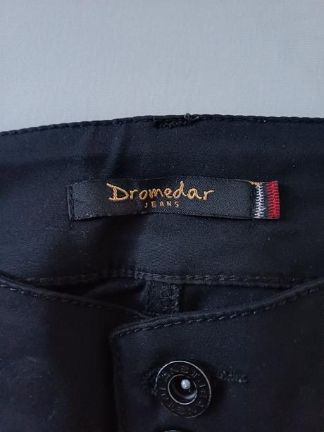 Čierne nohavice, dromedar,26