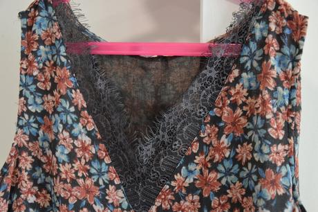 Kvetinkový top s čipkou, c&a,40 / l