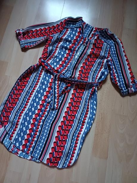 Štýlové farebné šaty, river island,128