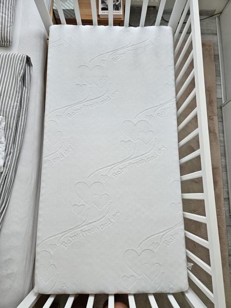 Detská postieľka s odnímateľnou bočnicou (bez bald, šírka (cm): 60,dĺžka (cm): 120