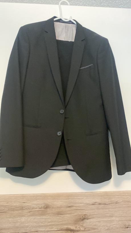 Pánsky oblek slim, s