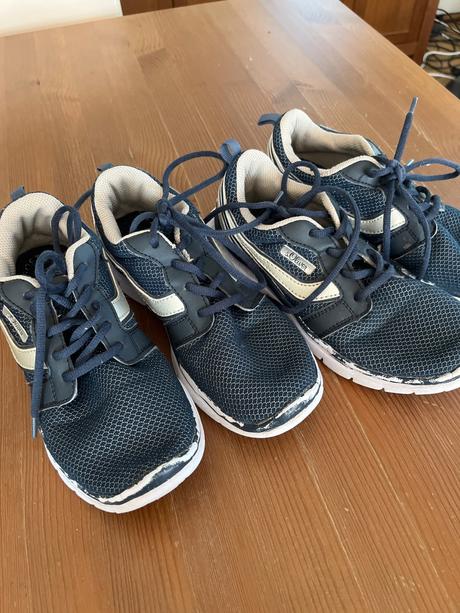 35 tenké tenisky pre dvojičky, 36