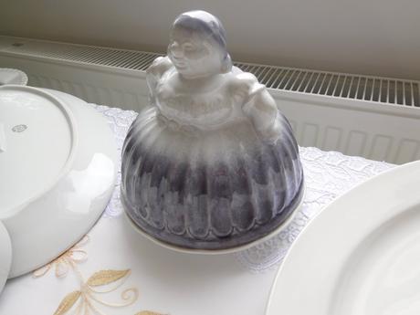 Porcelánové veľké taniere +misky na kompot značené, 