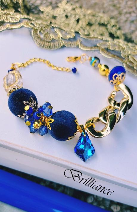 Úchvatný  kráľovský modrý náramok, 