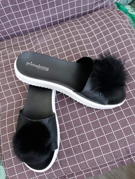 Šlapky už aj s poštou, 41