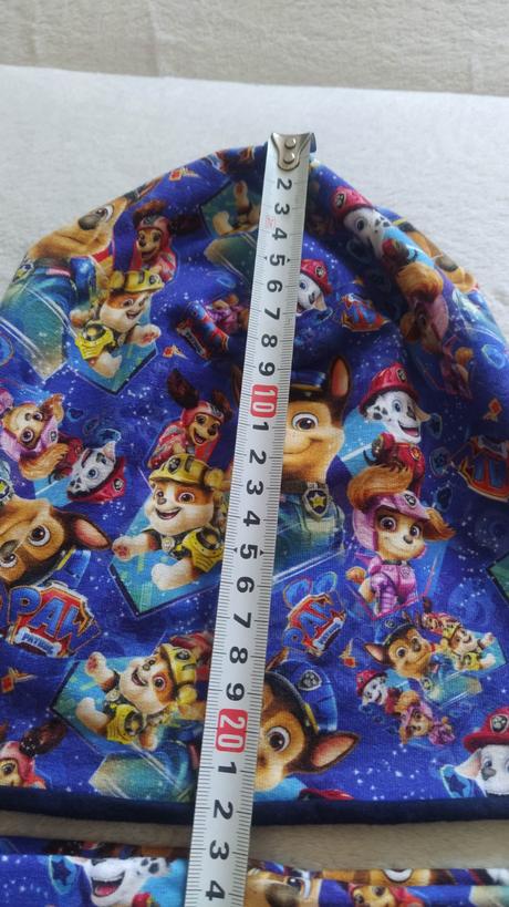 Suprava čiapka a nákrčník, 104