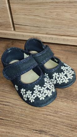 Krásne topánky 22, 22