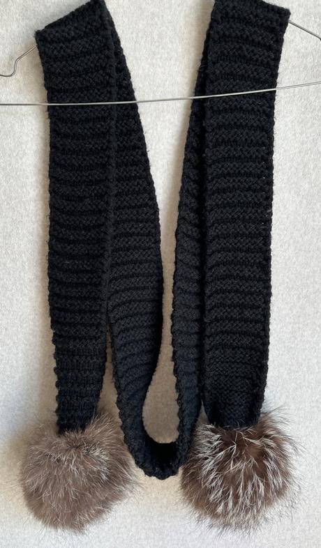 Vlnený šál s kožušinovými brmbolcami, xl