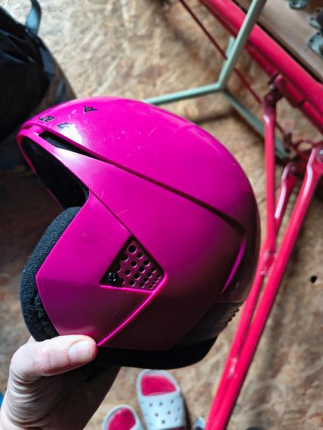 Lyžiarska prilba, s