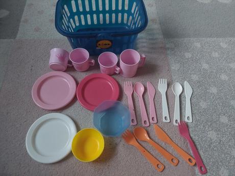 Náradie do kuchynky a nákupný kosik,