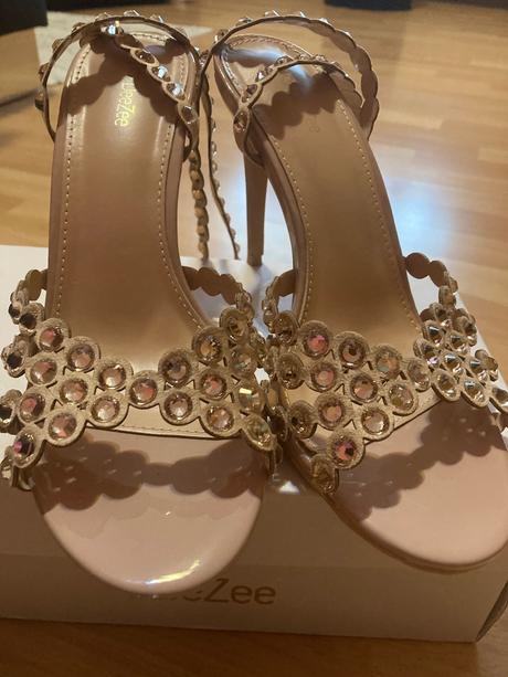 Sandále s kamienkami, 38