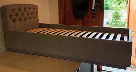 Posteľ s polohovacím roštom 90x200 vlastná vyroba, 