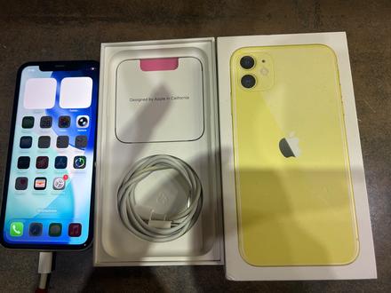 Iphone 11+sluchadla airpods, 