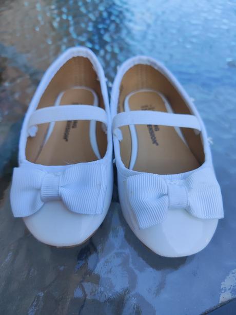 Biele slávnostné balerínky, 20