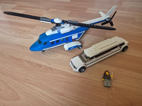 Lego city 3222 vrtuľník a limuzína.,