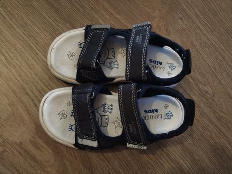 Sandálky, lasocki,27