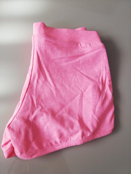 2 balenie kraťaskov veľk. 104, palomino,104