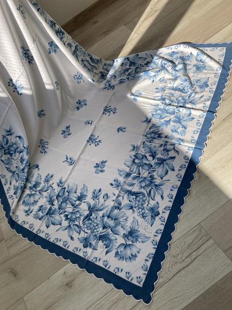 Bavlnený obrus s modrým vzorom,, 