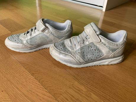 Baťa tenisky, baťa,33