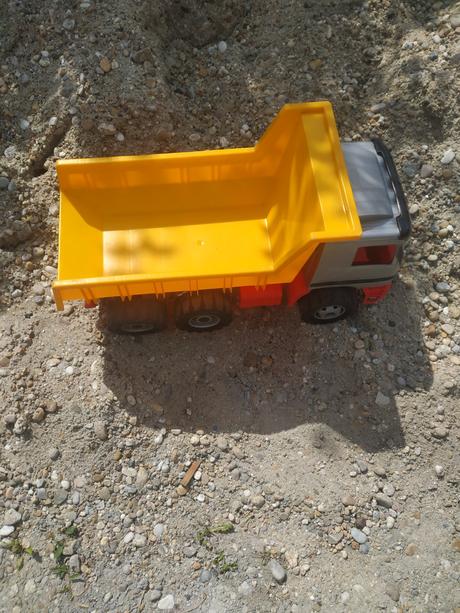 Detské vyklápacie auto mercedes,