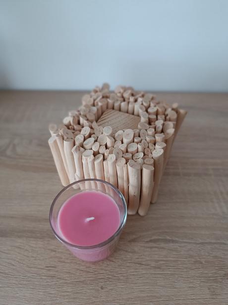 Drevená dekorácia so sviečkou, 