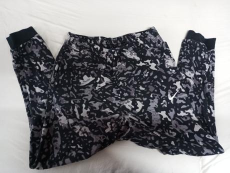 Vzorované teplaky, nike,l