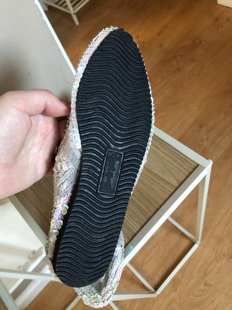 Kvalitne balerina s korálkami, 38