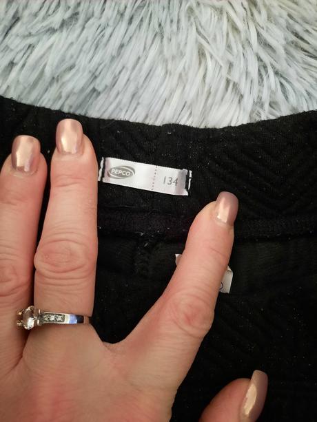 Nohavice so zlatou nitou, pepco,134