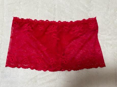 Čipkované tangá so sukničkou zn. guess, guess,m