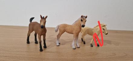 Schleich koniky,