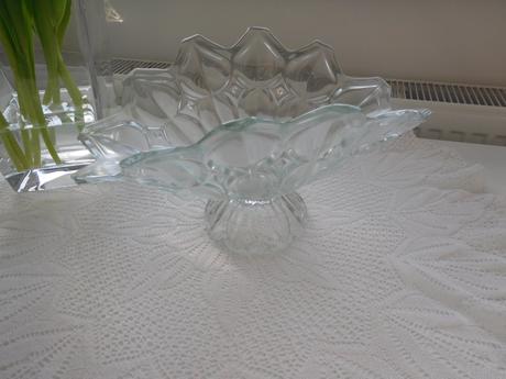 Lisovaná krásna misa v top top stave,, 