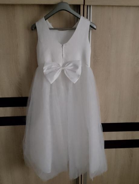 Šaty na 1.sväte prijímanie, 146