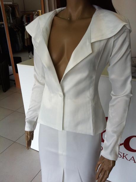 Luxusny kostymcek, s