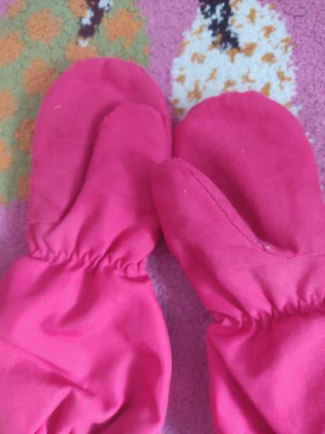 Rukavice ružové, 104