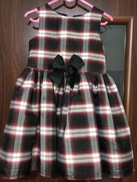 Spolocenske saty, 122