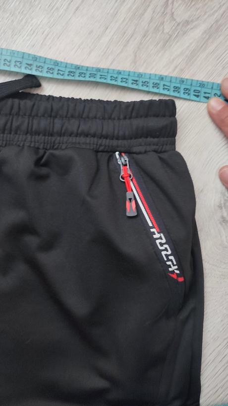 Čierne chlapčenské teplaky, 158