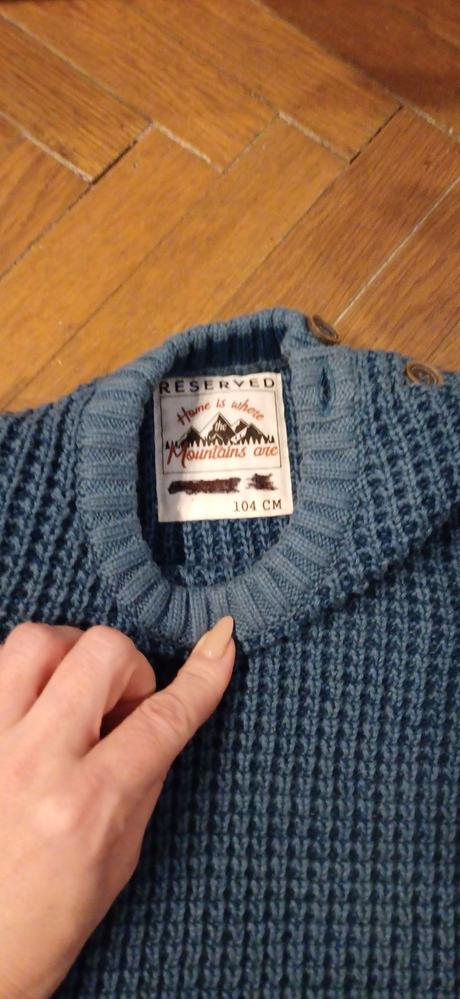 Sveter, reserved,104