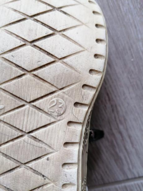 Prechodné topánocky, bambulini,23